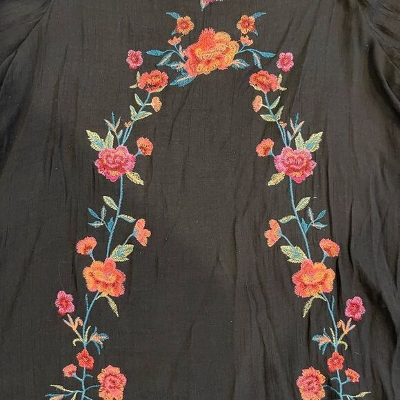Umgee USA open shoulder short sleeve floral embroidered flowy top size M - Picture 9 of 11